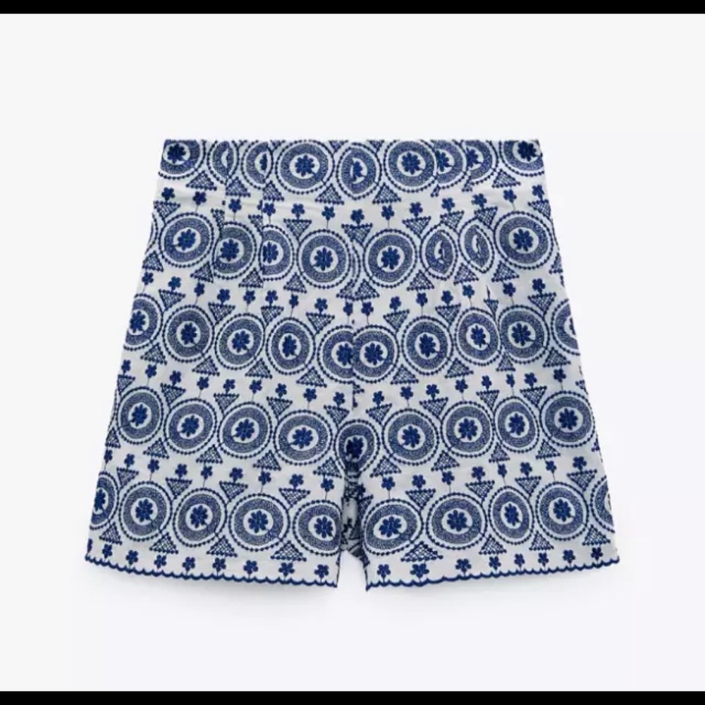 New with tags Zara embroidered shorts